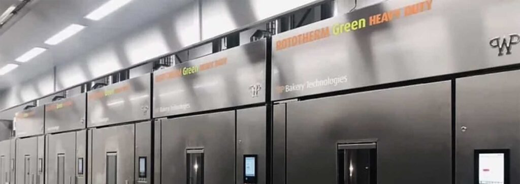 Our WP ROTOTHERM Green HEAVY DUTY rack oven connects two small rack ovens providing space for two adequate rack trolleys.